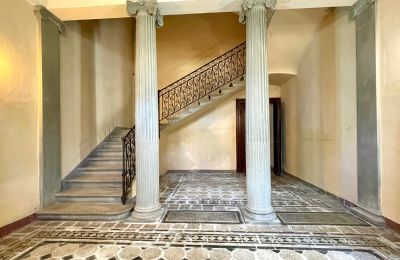 Historische Villa kaufen Siena, Toskana:  RIF 2937 Eingangsbereich in herrschaftliche Etage