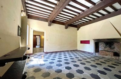 Historische Villa kaufen Siena, Toskana:  RIF 2937 Wohnbereich mit offenen Kamin
