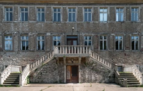  - Schloss Trebnitz an der Saale: Westseite mit Freitreppe