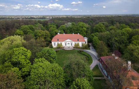 Obory, Dwór w Oborach - Barockes Gutshaus Obory