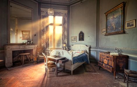  - royal bedroom