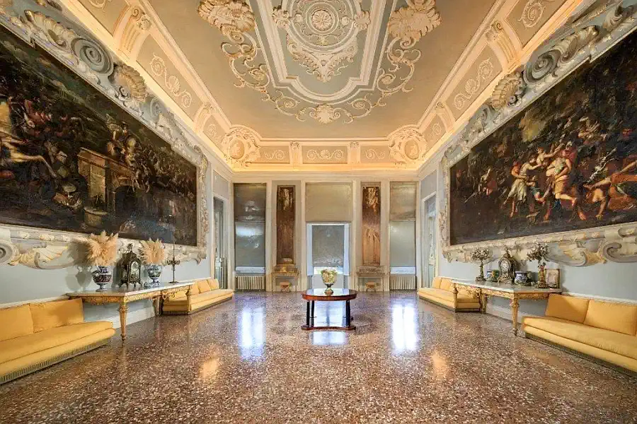 Ballsaal heizen mit Infrarot im Schloss