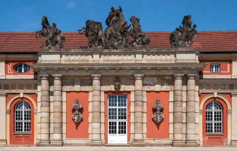 Potsdam, Schloßstraße - Details am Marstall des Potsdamer Stadtschlosses