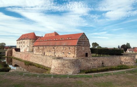 Heldrungen, Wasserburg Heldrungen - Festung, Burg und Schloss Heldrungen - Ansicht Süden