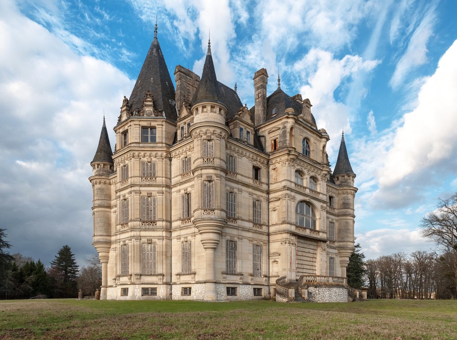 Imposant: Château de Bon Hôtel an der Loire, Zentrum-Loiretal