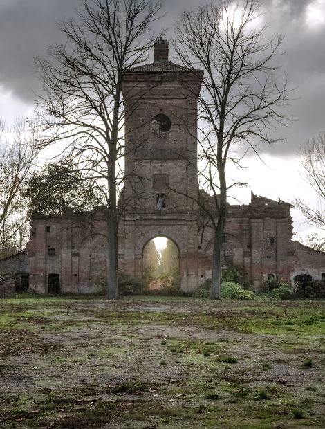  - Verlassenes Schloss in Italien