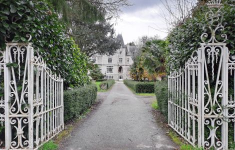 /pp/cc_by_nc_nd/thumb-chateau-du-val-bretagne-01.jpg