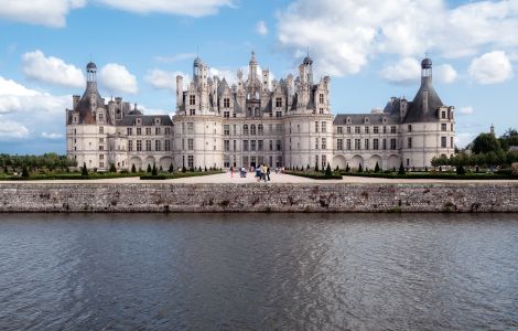  - Schloss Chambord: Nordfassade mit Wassergraben