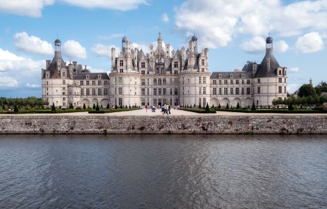 /pp/cc_by_nc_nd/thumb-fr-chateau-de-chambord.jpg