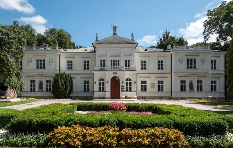 Ursynów,   Ulica Nowoursynowska - Krasiński-Palast in Warschau-Ursynów