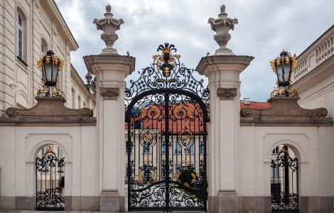 /pp/cc_by_nc_nd/thumb-potocki-palast-warschau-portal.jpg