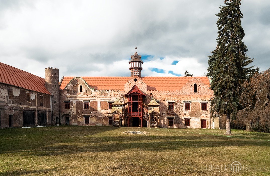 Schloss in Lust (Lužec), Aussiger Region, Vroutek
