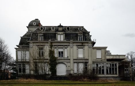 Evergem, Vurstjen - Sanierungsbedürftiges Chateau in Evergem: Kasteel Het Vurstje