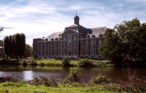 Huy, Abbaye de Solières - Ehemaliges Kloster und Schloss in Solières