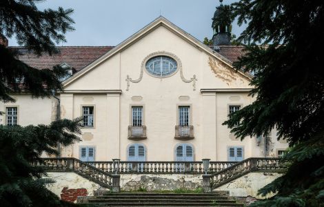 Neudeck, Dorfstraße - Schloss Neudeck Brandenburg, Gartenfassade