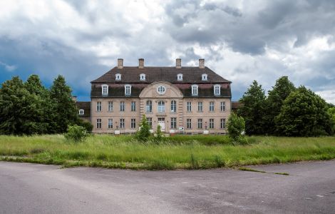 Vietgest, Schloßstraße - Schloss Vietgest (2012)