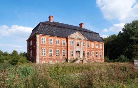 /pp/cc_by_sa/thumb-johannstorf-manor-mecklenburg-western-pomerania.jpg