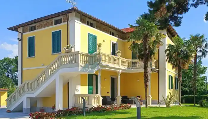 Historische Villa kaufen 28040 Lesa, Piemont,  Italien