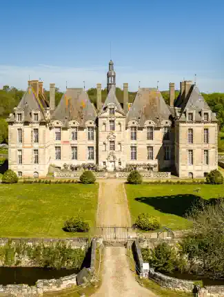 Château mit barocker Gartenanlage und Donjon - Monumentales Ensemble, Neu-Aquitanien