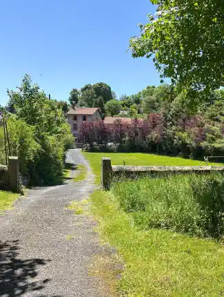 Ehemaliges Kloster mit Gîte und Parkgrundstück in der Auvergne, Viverols, Auvergne-Rhône-Alpes