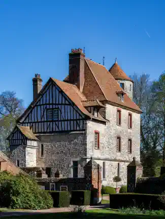 Herrenhaus mit Wassergraben in der Normandy, 76000 Rouen, Normandie
