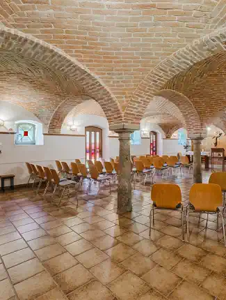 Historischer Hof mit Nebengebäuden, Kapelle und Sonderwidmung Seminarzentrum