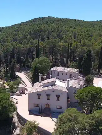 Restaurierte Masia inmitten der Natur bei Barcelona, Spanien, Sant Joan de Mediona, Katalonien