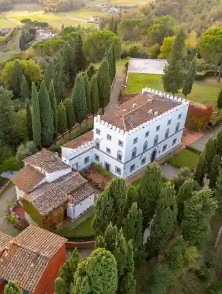 Landwirtschaftliches Anwesen mit Schloss, Weinbergen und Park zwischen Pisa und Florenz, San Miniato, Toskana