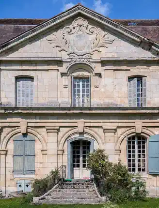 Château mit prächtiger Gartenanlage, 60 km von Paris