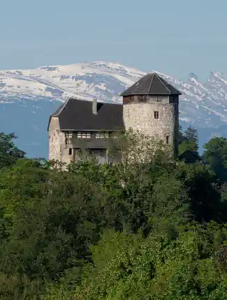 Schloss Glopper: Ein einzigartiges Kulturgut mit unvergleichlicher Aussicht über das Rheintal bis zum Bodensee, 6845 Hohenems, Vorarlberg