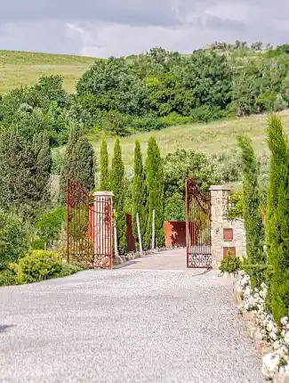 Toskana-Weingut bei Montecatini Val di Cecina mit 20 Hektar Land, Montecatini Val di Cecina, Toskana