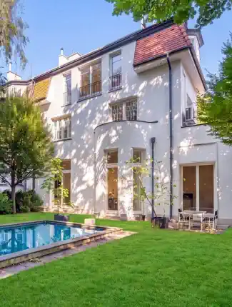 Villa im späten Sezessionsstil mit Garten und Pool in Wien-Hietzing, Hietzing