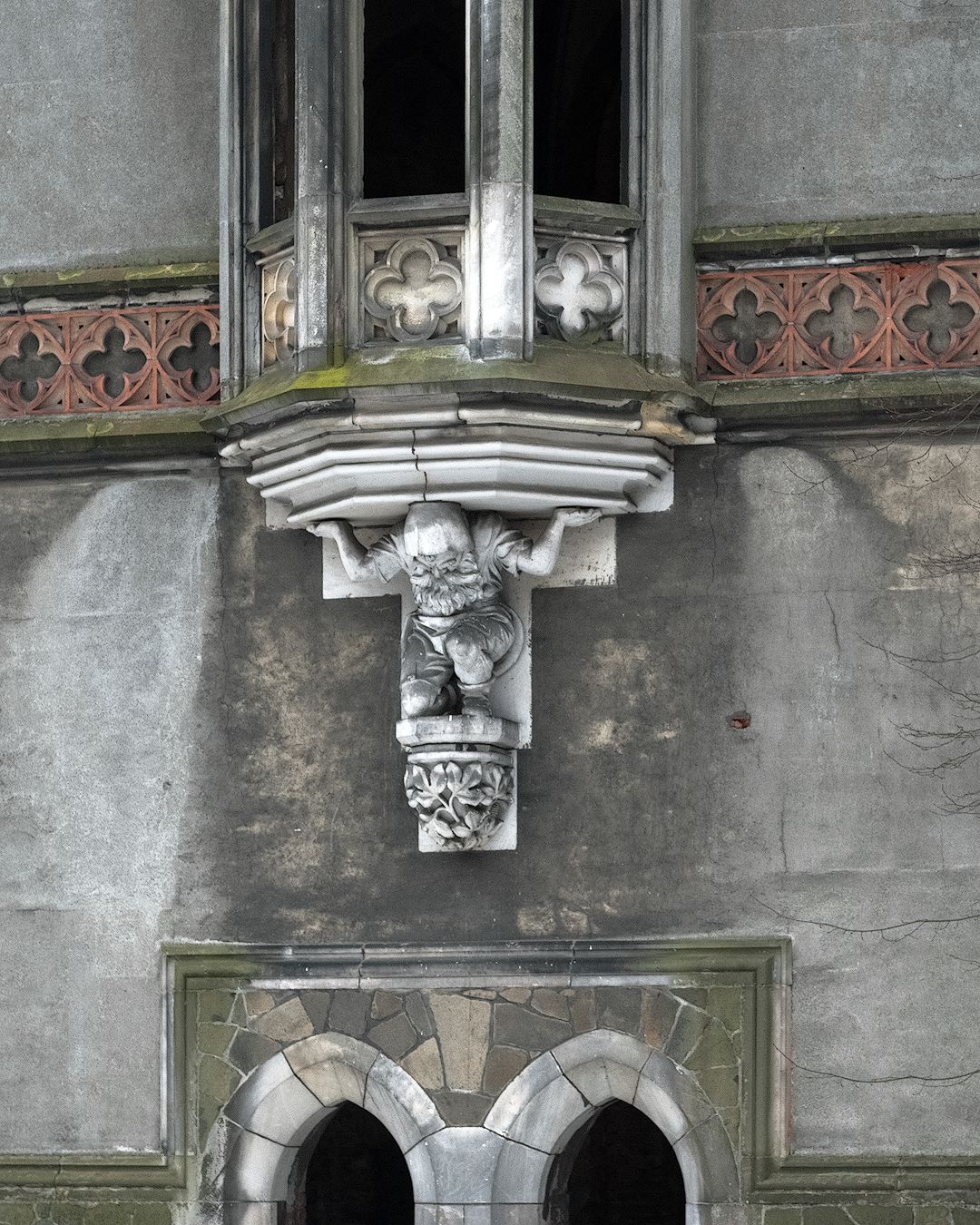 Verlassenes Schloss Koppitz, Details Fassade