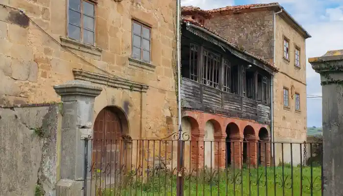Herrenhaus/Gutshaus kaufen Sariego, Asturien,  Spanien